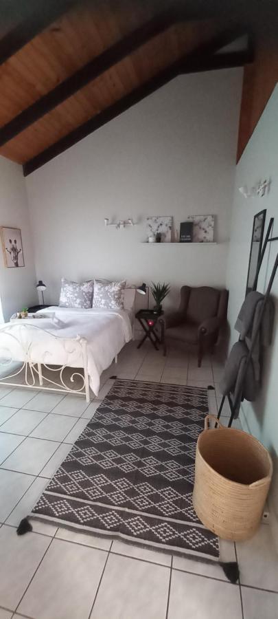 Mucha Airbnb Hotel Walvis Bay Bagian luar foto